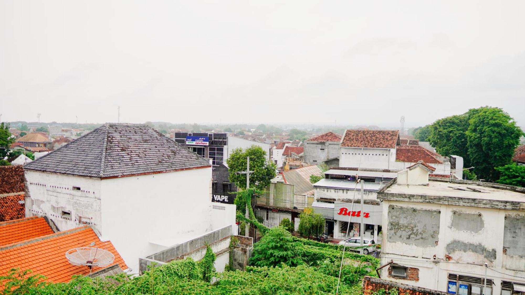 Dormitory Tourism Sritanjung Banyuwangi By Gajahsora Management Экстерьер фото