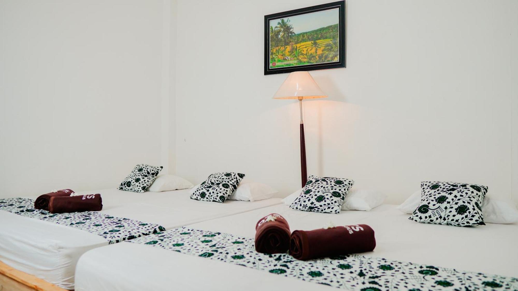 Dormitory Tourism Sritanjung Banyuwangi By Gajahsora Management Экстерьер фото