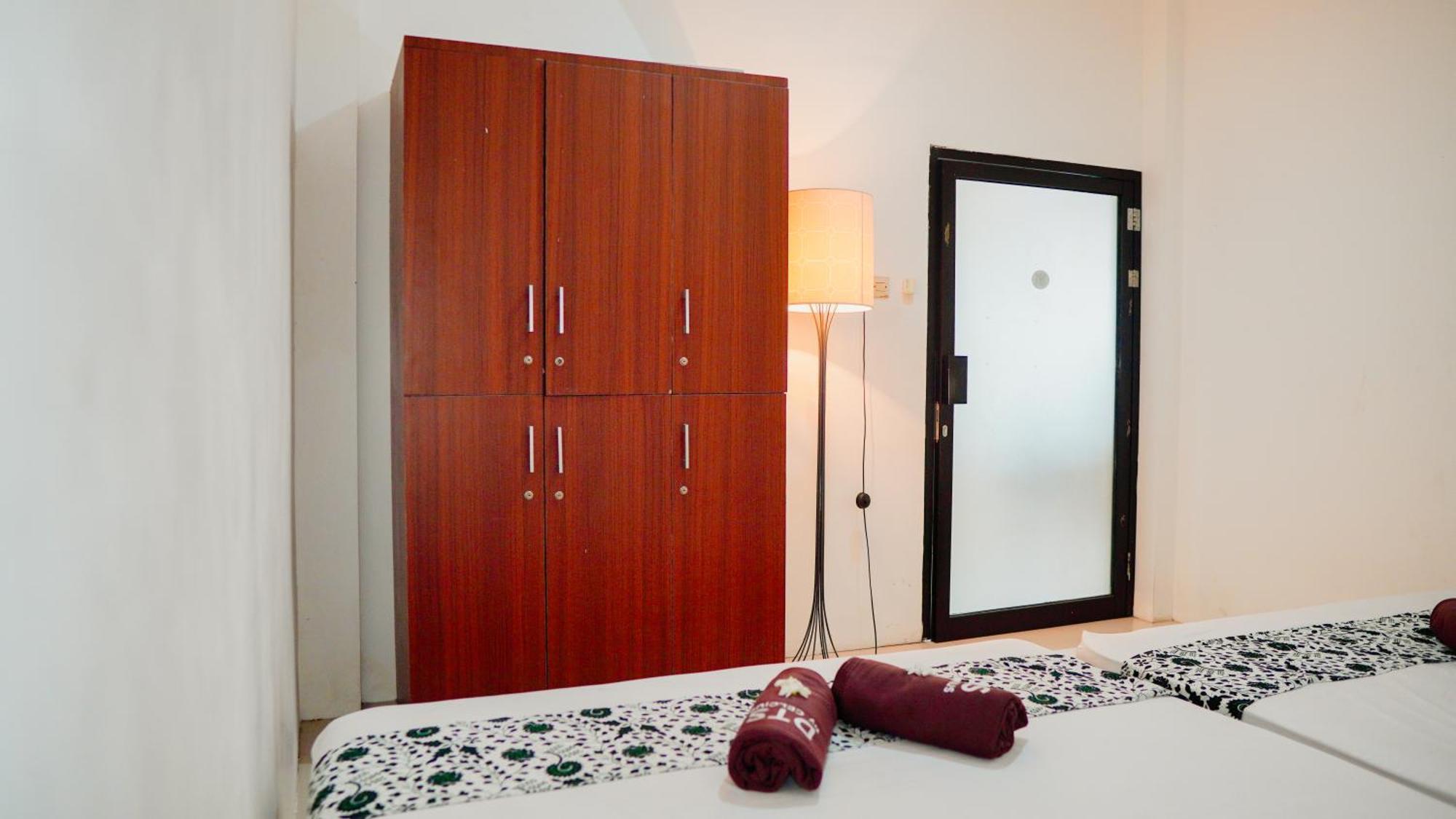 Dormitory Tourism Sritanjung Banyuwangi By Gajahsora Management Экстерьер фото