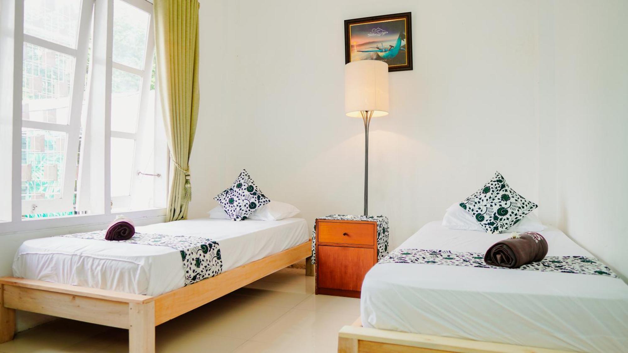 Dormitory Tourism Sritanjung Banyuwangi By Gajahsora Management Экстерьер фото
