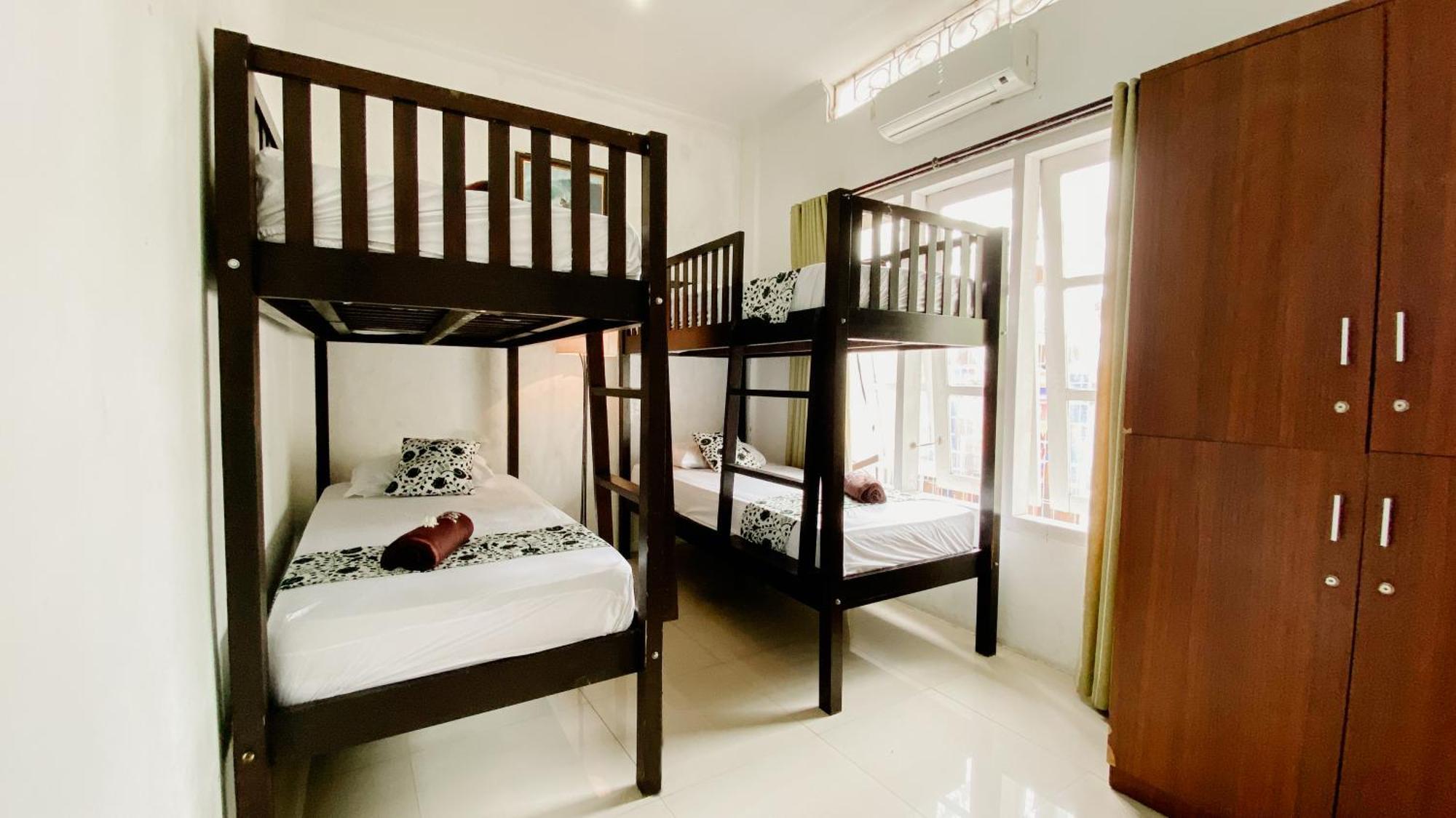 Dormitory Tourism Sritanjung Banyuwangi By Gajahsora Management Экстерьер фото