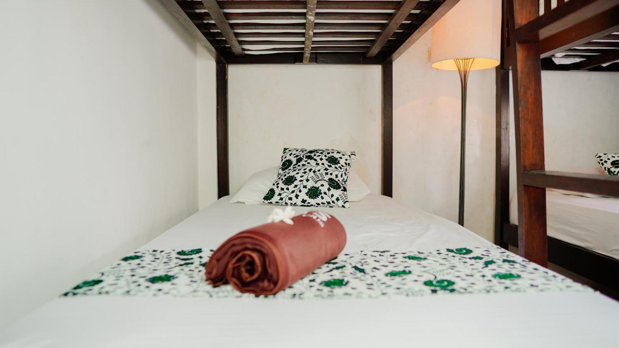 Dormitory Tourism Sritanjung Banyuwangi By Gajahsora Management Экстерьер фото