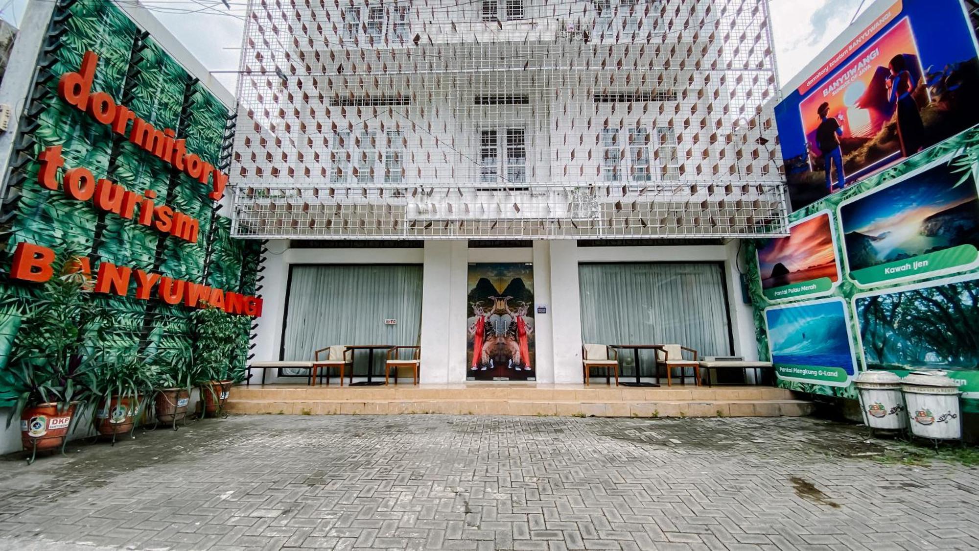 Dormitory Tourism Sritanjung Banyuwangi By Gajahsora Management Экстерьер фото